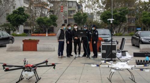 防疫一线运用消防无人机喊话宣传消防及防疫知(图2) 消防无人机